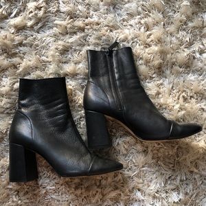 Topshop black leather ankle boot - gently worn